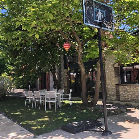 Le Rouge & Blanc Bed & Breakfast Saint-Maurice-le-Vieil Eksteriør bilde